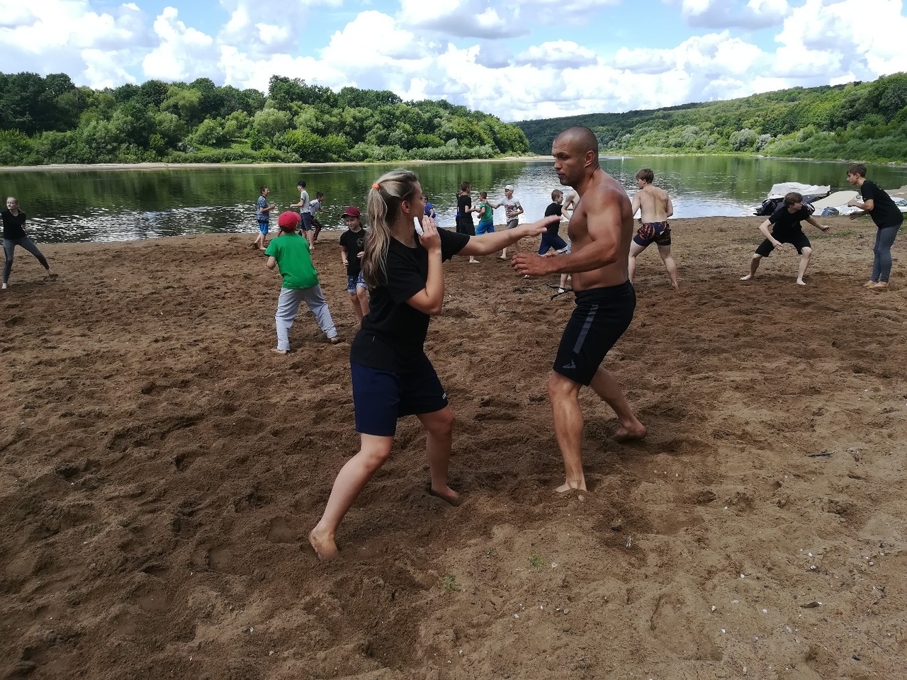  Тренировку для ребят из Щербинки провели на берегу реки