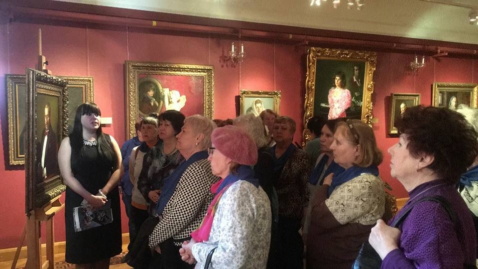 Пенсионеры из Щербинки посетили художественную галерею