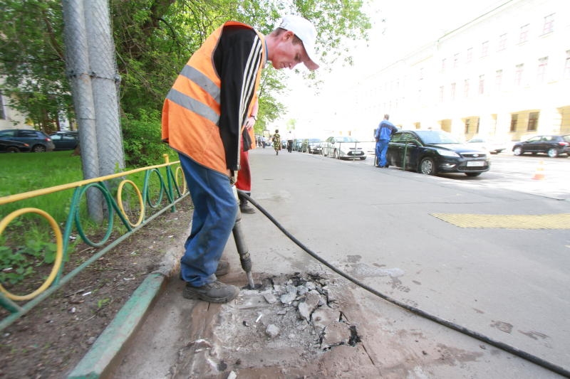 Ямочный ремонт пройдет в поселке Новомосковский