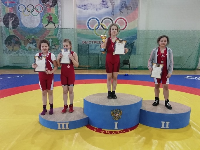 Ученики школы №2122 стали призерами соревнований по спортивной борьбе