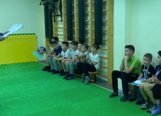 Патриотические беседы прошли в Детско-юношеском центре Щербинки. Фото: официальная страница ДЮЦ в социальных сетях
